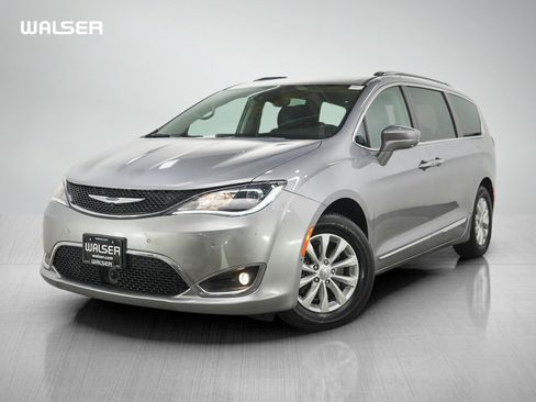 Used 2019 Chrysler Pacifica Touring-L w/ Advanced Safetytec Group FWD image 1