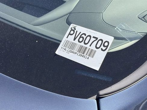 Used 2023 Volvo XC60 B5 Ultimate w/ Protection Package Premier FWD image 33