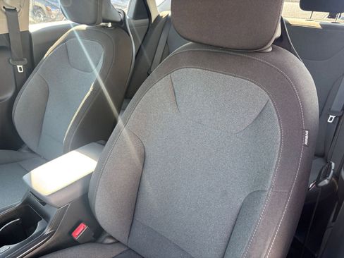 Used 2025 Kia K4 LXS FWD image 35