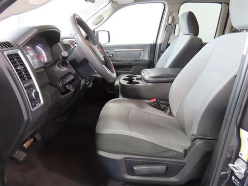 Used 2024 RAM 1500 Classic SLT image 17