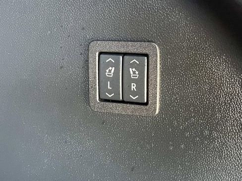 Used 2024 Buick Enclave Premium FWD image 23