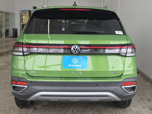 New 2026 Volkswagen Taos SE image 5