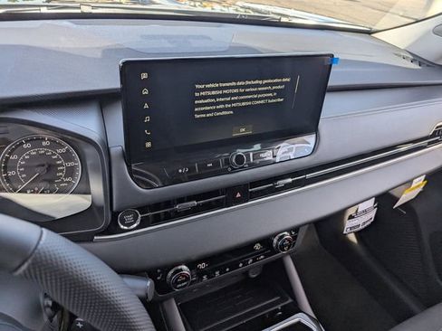 New 2026 Mitsubishi Outlander SE image 15