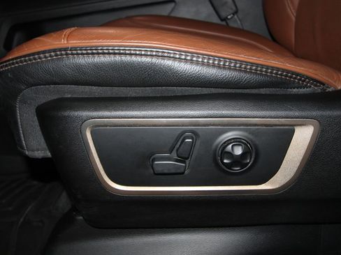 Used 2020 RAM 1500 Limited image 7