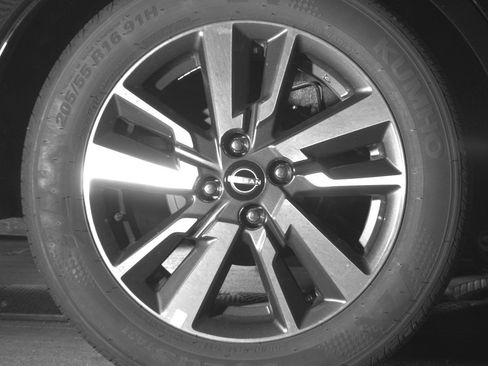 Used 2025 Nissan Versa SV FWD image 15