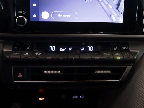 Used 2025 Toyota Camry SE image 23