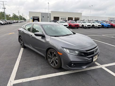 Used 2019 Honda Civic Sport image 8