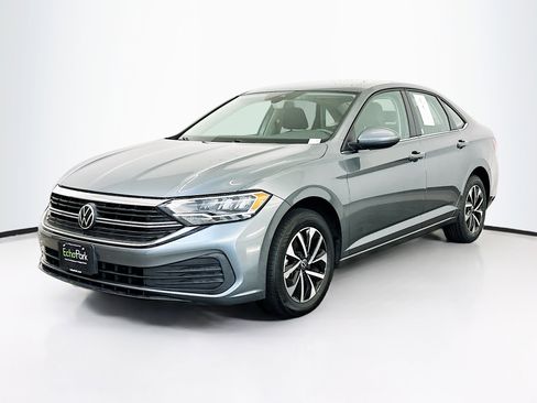 Used 2024 Volkswagen Jetta S image 3