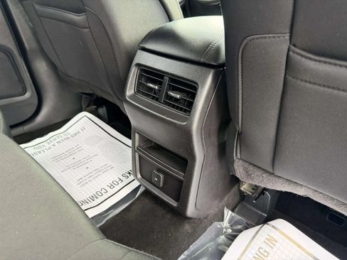 Used 2018 Ford Edge SEL AWD/4WD image 20