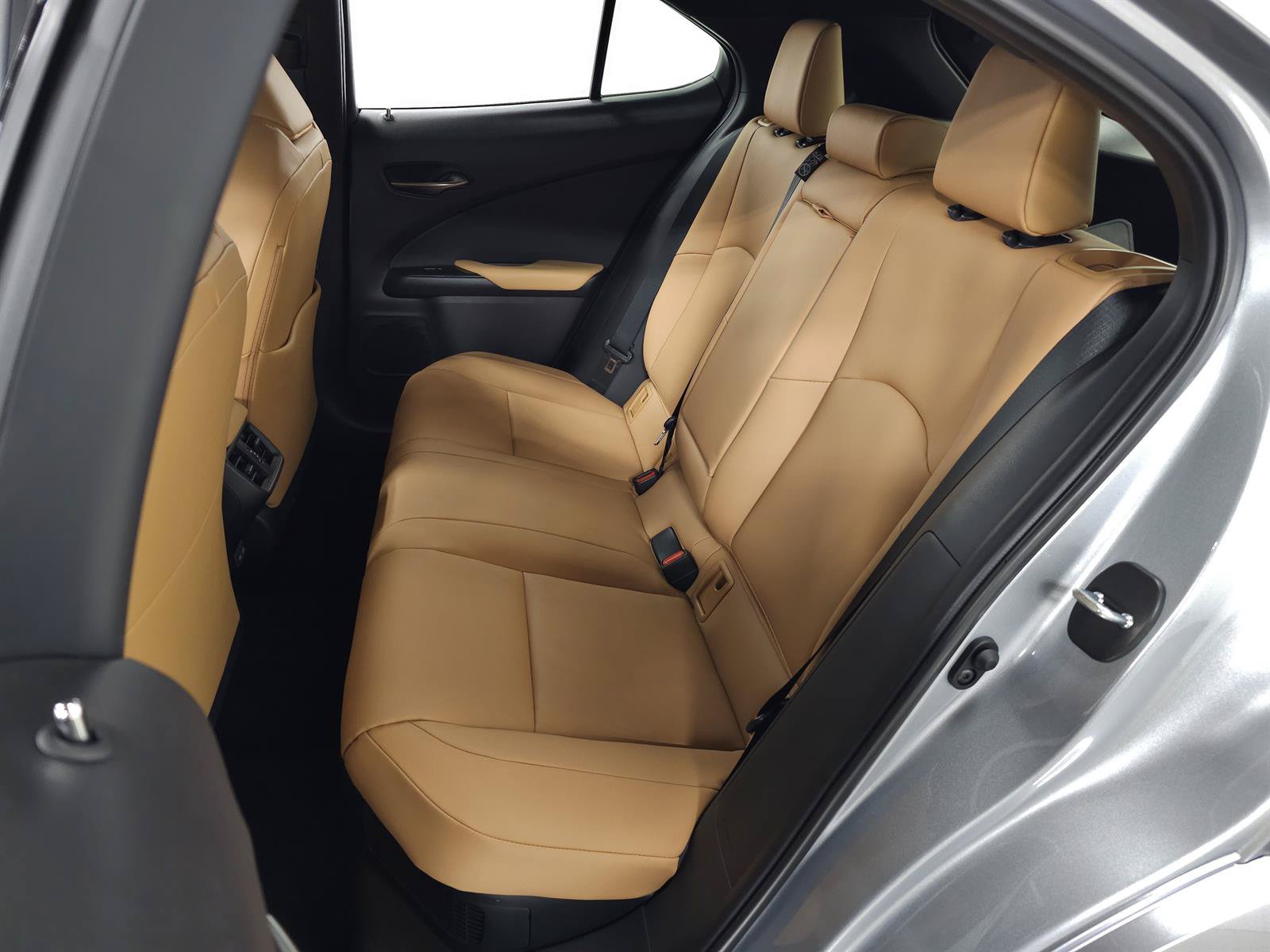 Used 2026 Lexus UX 300h AWD w/ Accessory Package (2T) image 33