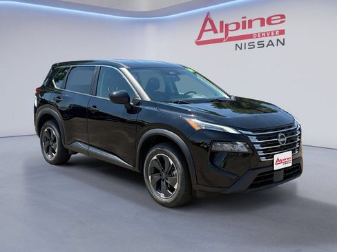 Used 2024 Nissan Rogue SV AWD/4WD image 7