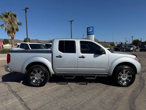 Used 2019 Nissan Frontier SV RWD image 4