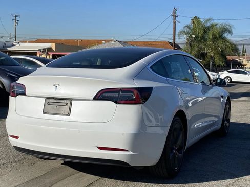 Used 2019 Tesla Model 3 Standard Range Plus image 4
