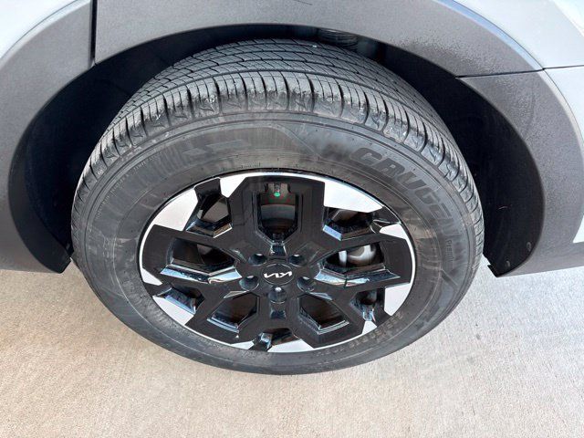 Used 2024 Kia Sorento S w/ Panoramic Sunroof Package FWD image 5