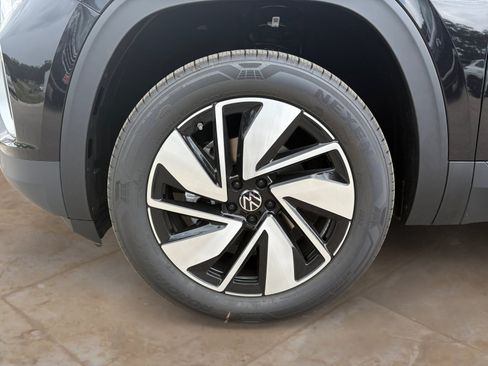 New 2026 Volkswagen Atlas SE FWD image 10