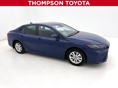 Used 2025 Toyota Camry LE AWD/4WD image 1