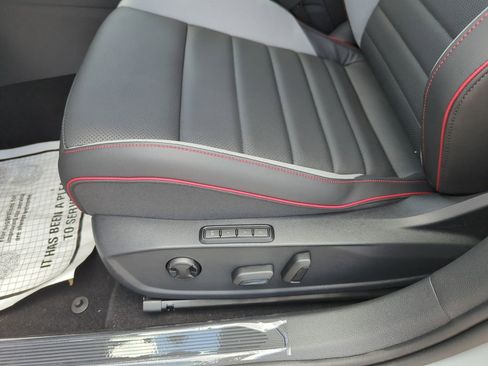 New 2026 Volkswagen GTI SE FWD image 31