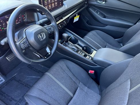 Used 2025 Honda Accord Sport image 4