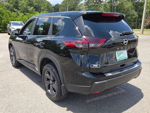 New 2026 Nissan Rogue SV FWD image 8