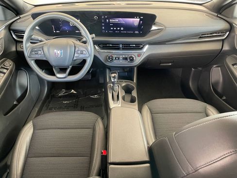 Used 2025 Buick Envista Preferred image 31