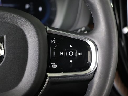 Used 2024 Volvo XC60 B5 Plus image 35