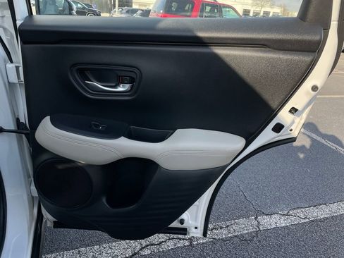 Certified 2024 Honda HR-V LX image 33