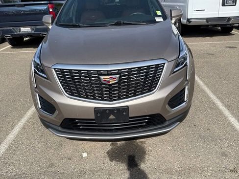 Used 2023 Cadillac XT5 Premium Luxury FWD image 2