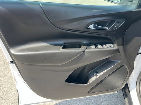 Used 2019 Chevrolet Equinox LT AWD/4WD image 17