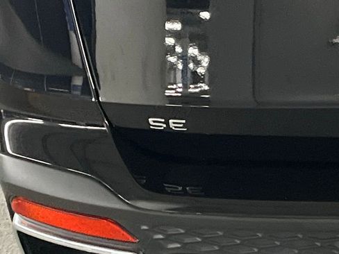 Certified 2022 Volkswagen Taos SE w/ Panoramic Sunroof Package image 36