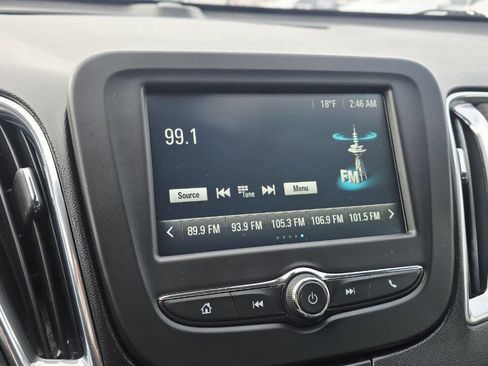 Used 2017 Chevrolet Malibu LT image 16