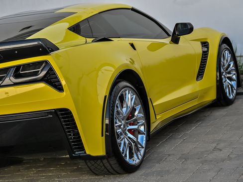 Used 2016 Chevrolet Corvette Z06 w/ 3LZ Preferred Equipment Group RWD image 16