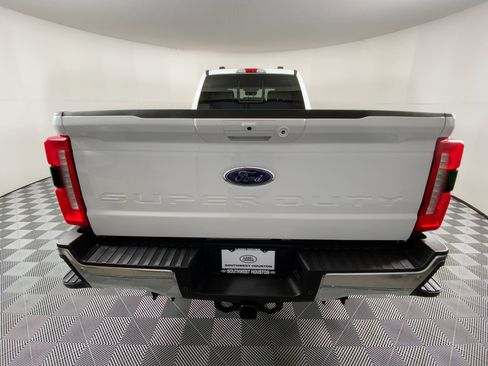 Used 2024 Ford F350 Lariat w/ FX4 Off-Road Package image 9