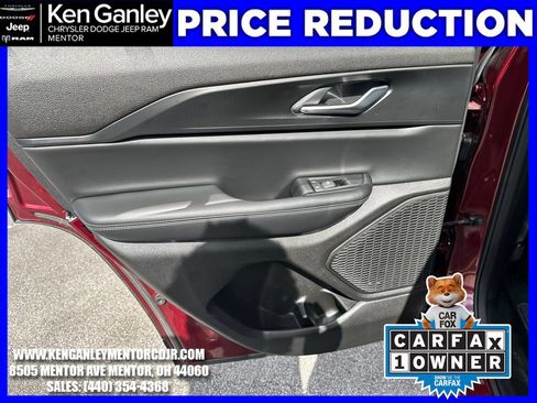 Used 2025 Jeep Grand Cherokee Laredo w/ Luxury Tech Group I AWD/4WD image 23