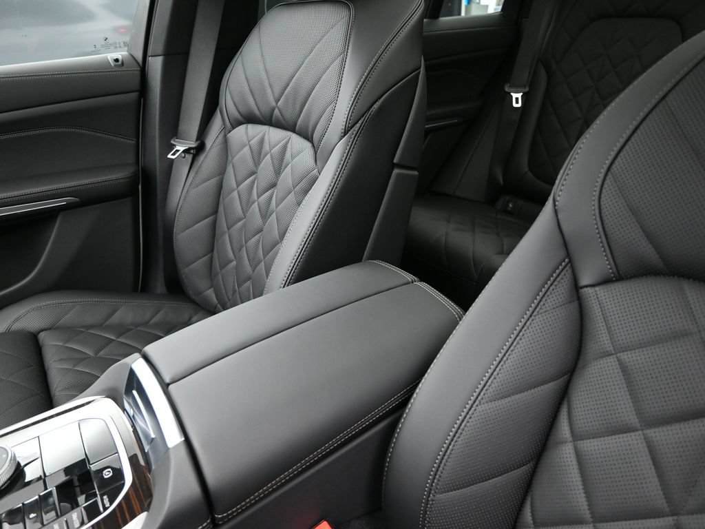 Used 2026 BMW X5 sDrive40i w/ M Sport Package RWD image 14
