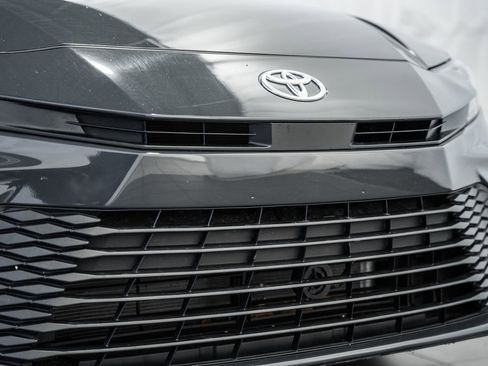 Used 2025 Toyota Camry LE image 10