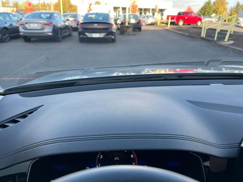 Used 2025 Volkswagen Jetta SE image 34