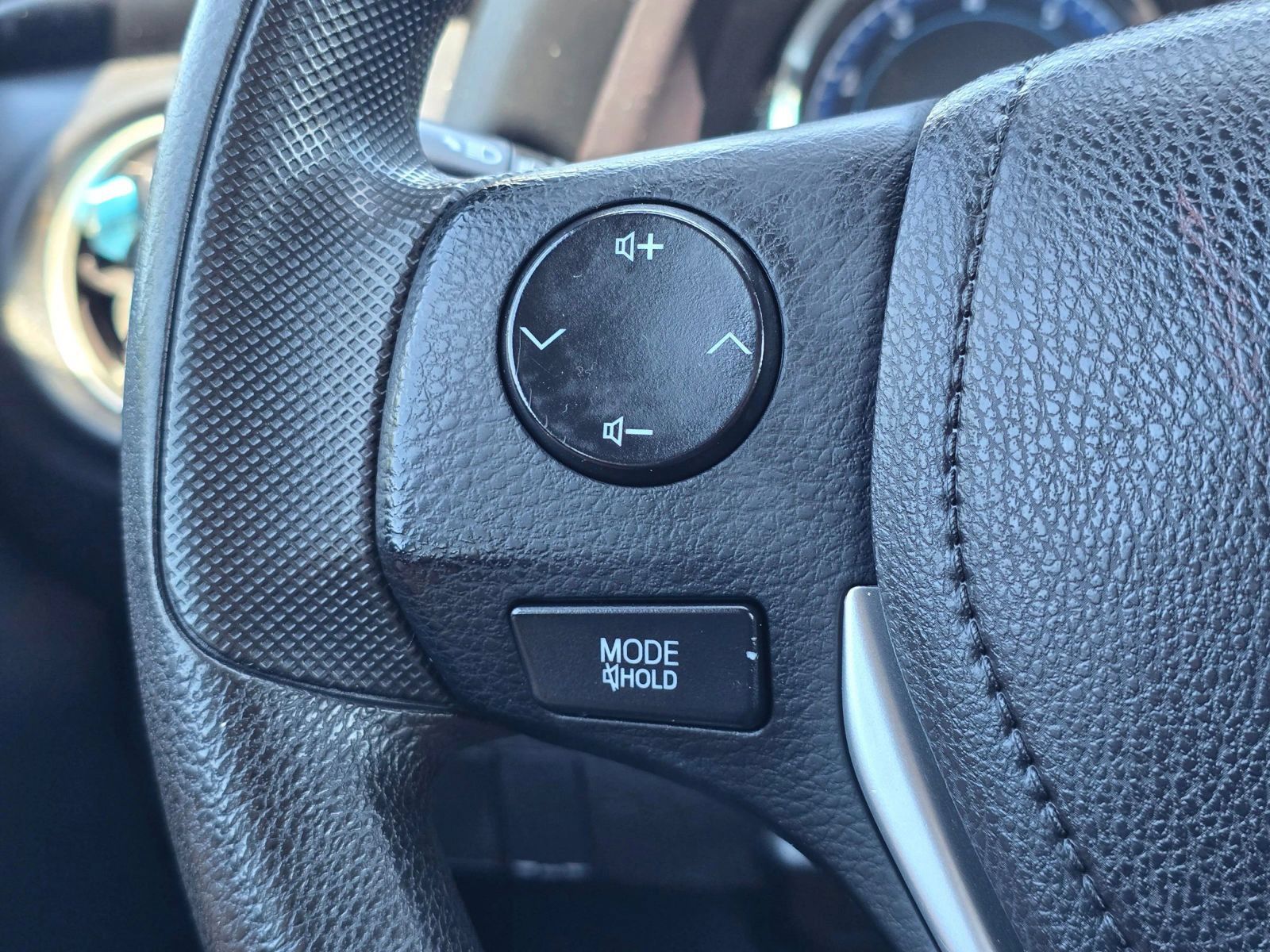 Used 2019 Toyota Corolla LE FWD image 25