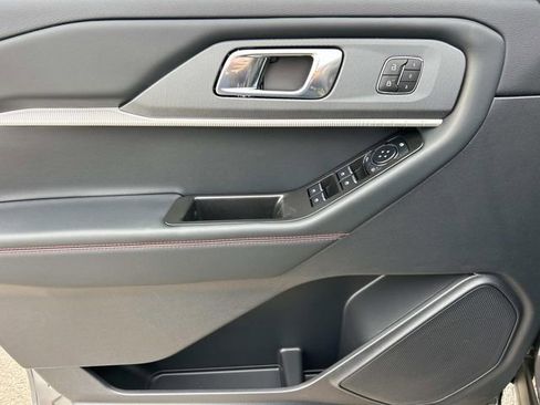 New 2026 Ford Explorer ST-Line w/ ST-Line Street Pack image 24