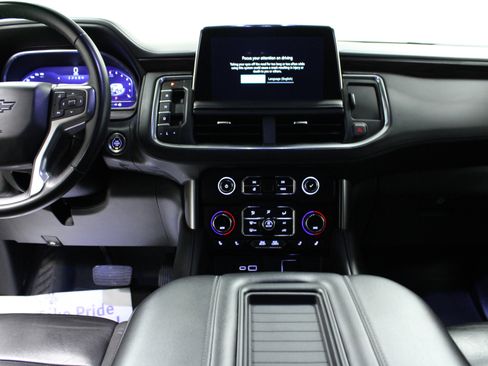 Used 2023 Chevrolet Suburban Z71 image 19