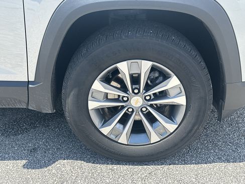 Used 2025 Chevrolet Equinox LT FWD image 12