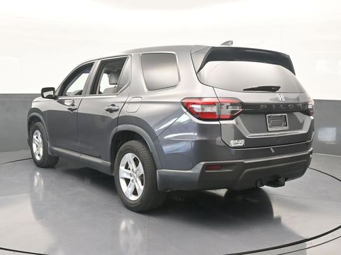Used 2023 Honda Pilot LX image 4