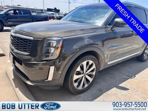 Used 2021 Kia Telluride EX w/ EX Premium Package FWD image 3