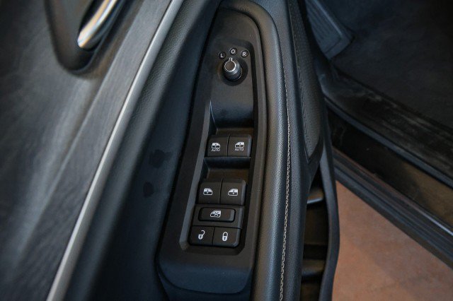 Used 2023 Jeep Grand Cherokee Limited w/ Black Appearance Package AWD/4WD image 29
