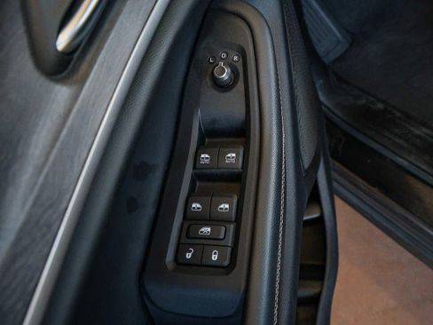 Used 2023 Jeep Grand Cherokee Limited w/ Black Appearance Package AWD/4WD image 29