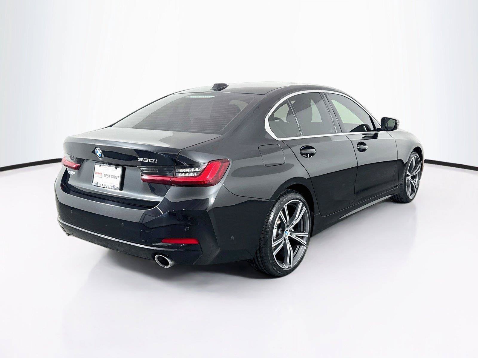 Used 2024 BMW 330i Sedan RWD image 2