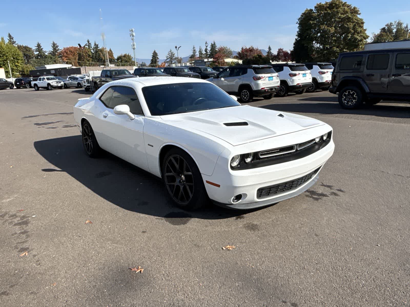 Used 2016 Dodge Challenger R/T w/ Driver Convenience Group RWD image 7