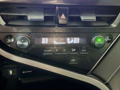 Used 2023 Toyota Camry SE w/ Convenience Package image 15