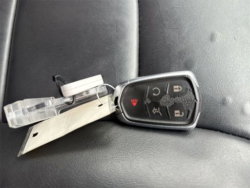 Used 2023 Cadillac XT4 Premium Luxury image 36