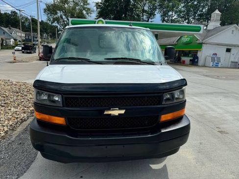 Used 2018 Chevrolet Express 2500 RWD image 8