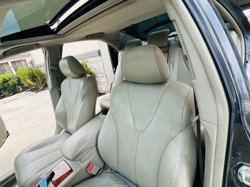 Used 2011 Toyota Camry XLE w/ XLE Extra-Value Pkg #2 FWD image 14